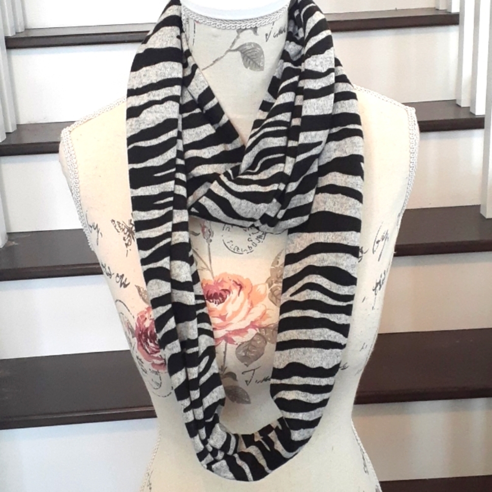 + Grey and black tiger stripe infinity scarf